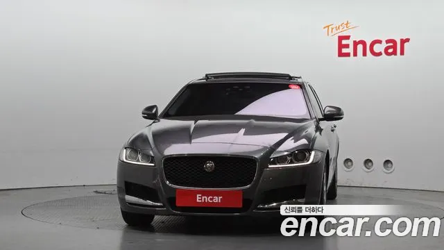 Jaguar XF 2016 — фото 3