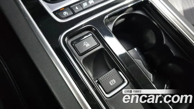 Jaguar XF 2016 — фото 19