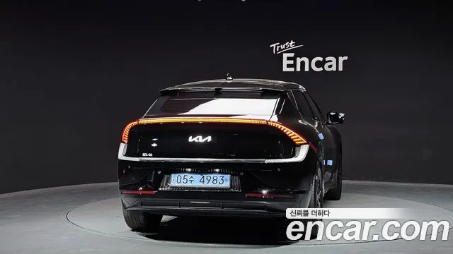 Kia EV6 2023 — фото 4