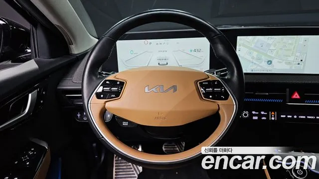 Kia EV6 2023 — фото 19