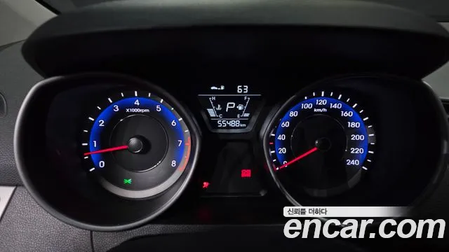 Hyundai AVANTE 2014 — фото 11