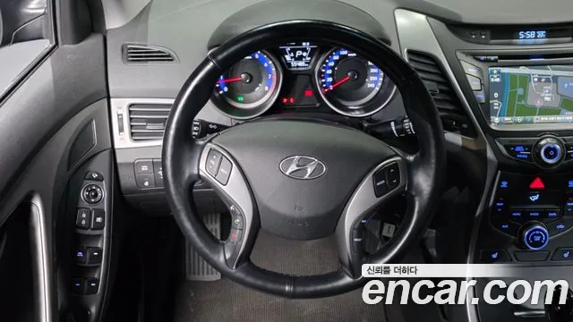 Hyundai AVANTE 2014 — фото 19