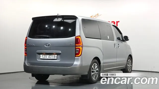 Hyundai Starex 2019 — фото 2