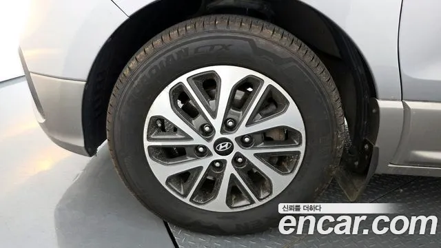 Hyundai Starex 2019 — фото 5
