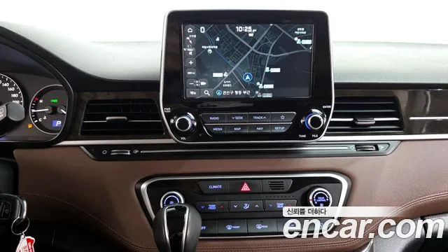 Hyundai Starex 2019 — фото 12