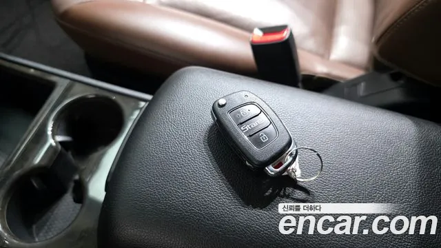 Hyundai Starex 2019 — фото 15