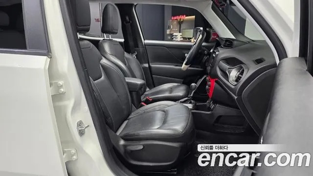 Jeep Renegade 2020 — фото 17
