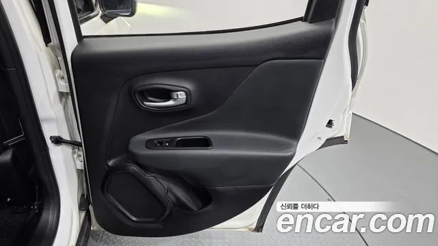 Jeep Renegade 2020 — фото 15