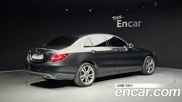 Mercedes-Benz C-Class 2020 — фото 2