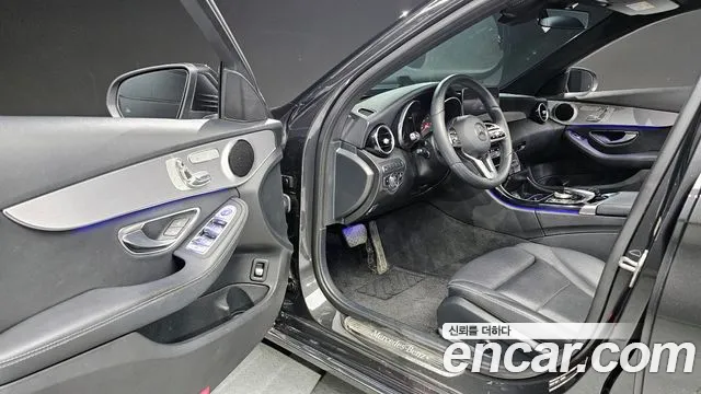 Mercedes-Benz C-Class 2020 — фото 10