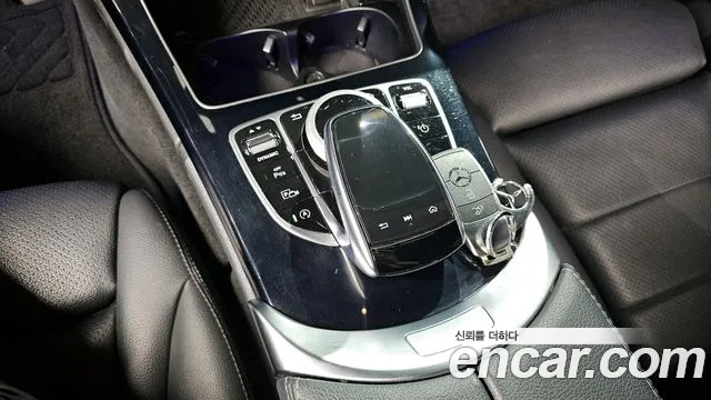 Mercedes-Benz C-Class 2020 — фото 16