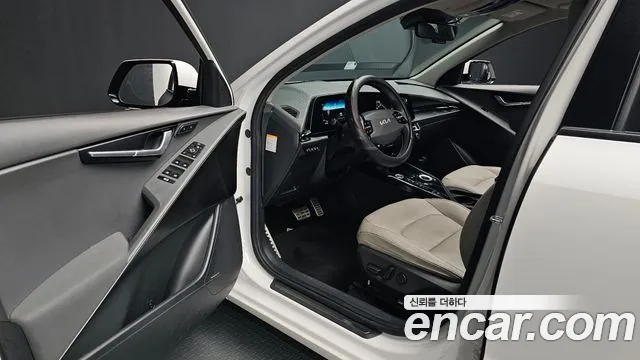 Kia Niro 2022 — фото 10