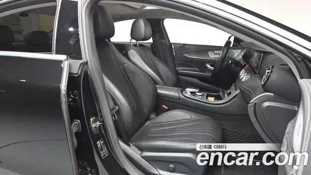 Mercedes-Benz CLS-Class 2019 — фото 16