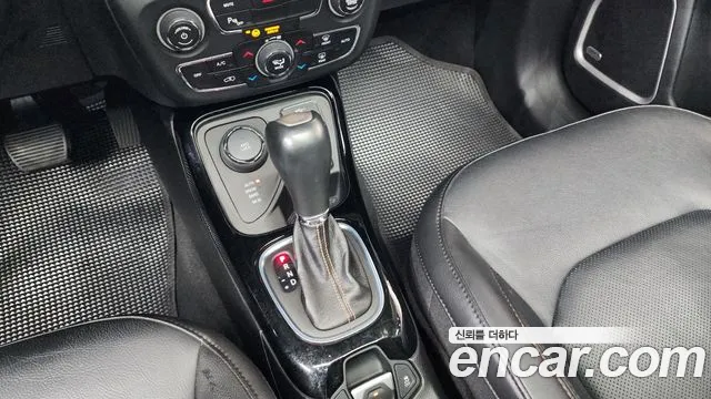 Jeep Compass 2019 — фото 12