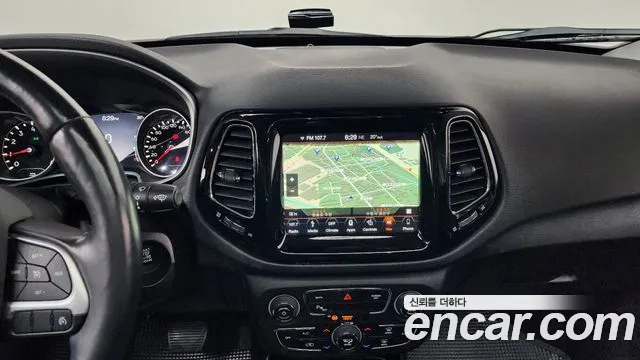 Jeep Compass 2019 — фото 18
