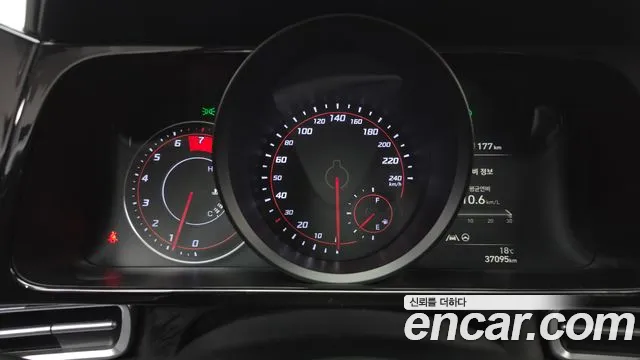 Hyundai AVANTE 2021 — фото 11