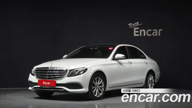 Mercedes-Benz E-Class 2017 — фото 7