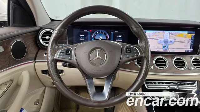 Mercedes-Benz E-Class 2017 — фото 13
