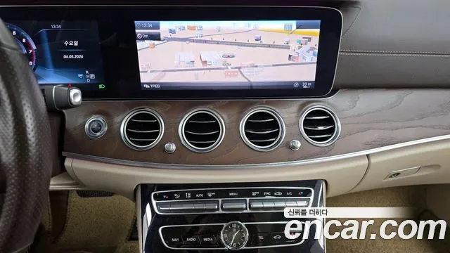 Mercedes-Benz E-Class 2017 — фото 14