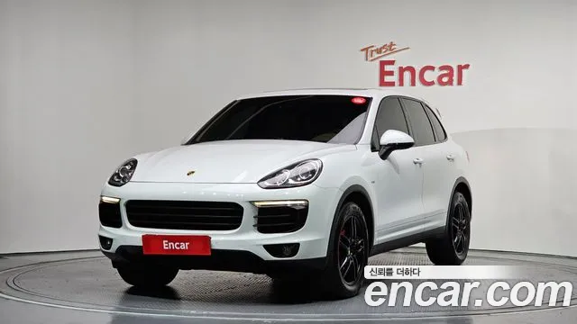 Porsche Cayenne 2016 — фото 1