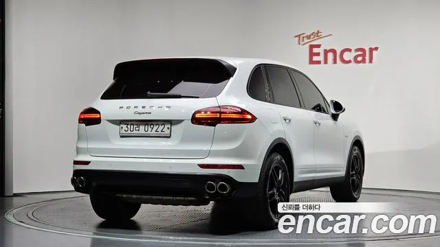 Porsche Cayenne 2016 — фото 2