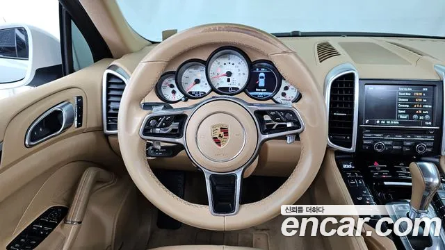 Porsche Cayenne 2016 — фото 13