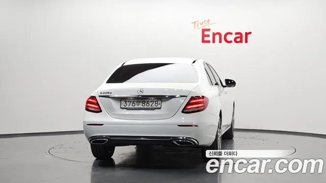 Mercedes-Benz E-Class 2019 — фото 4