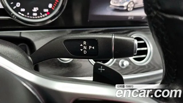 Mercedes-Benz E-Class 2019 — фото 12
