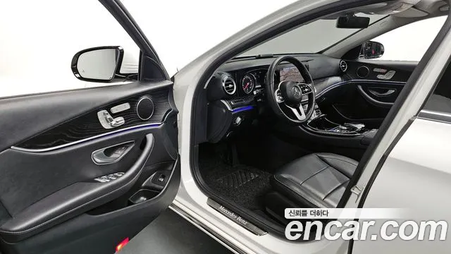 Mercedes-Benz E-Class 2019 — фото 13