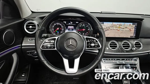 Mercedes-Benz E-Class 2019 — фото 18