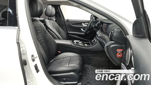 Mercedes-Benz E-Class 2019 — фото 16