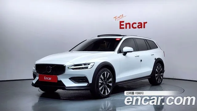 Volvo V60 2025 — фото 1