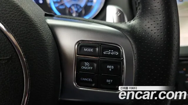 Chrysler 300C 2013 — фото 17