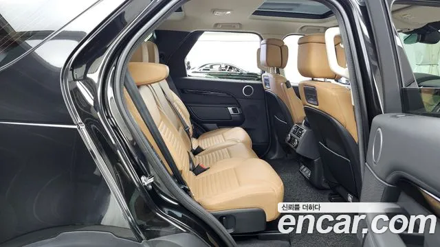 Land Rover Discovery 2022 — фото 18