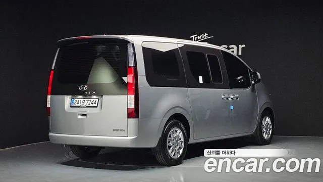 Hyundai Staria 2022 — фото 2