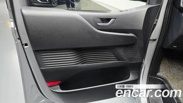Hyundai Staria 2022 — фото 14
