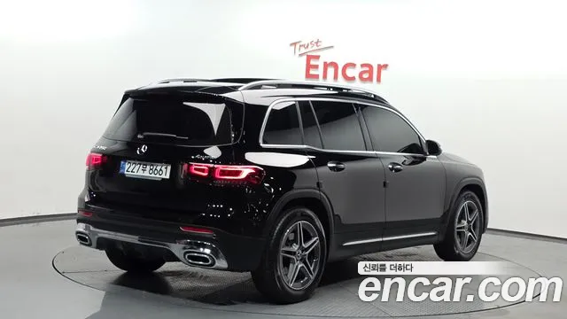 Mercedes-Benz GLB-Class 2023 — фото 1