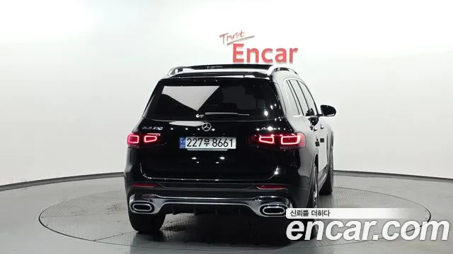 Mercedes-Benz GLB-Class 2023 — фото 3