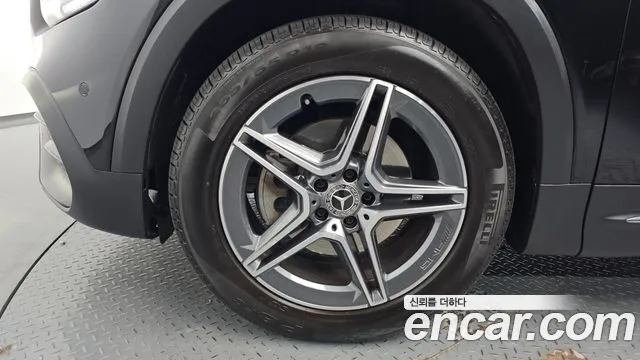 Mercedes-Benz GLB-Class 2023 — фото 4