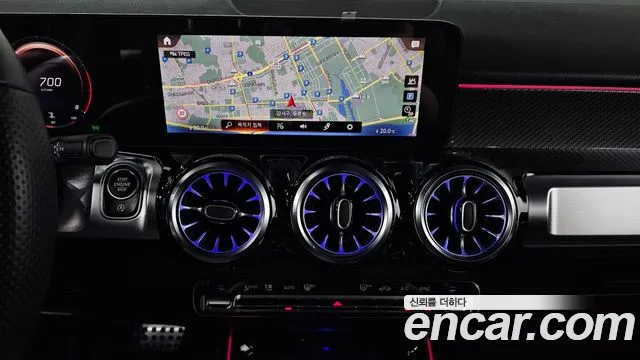 Mercedes-Benz GLB-Class 2023 — фото 18