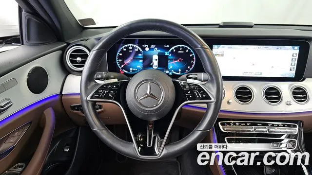 Mercedes-Benz E-Class 2021 — фото 19