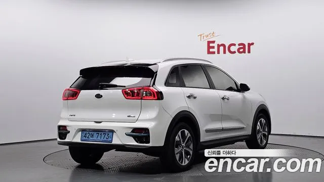 Kia Niro 2019 — фото 2