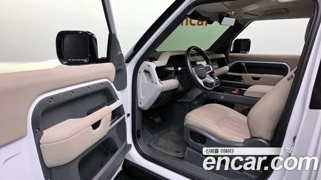Land Rover Defender 2022 — фото 13