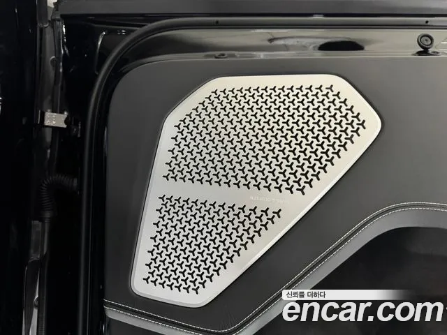 Lamborghini Urus 2025 — фото 16