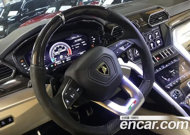 Lamborghini Urus 2019 — фото 13
