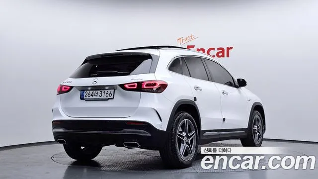Mercedes-Benz GLA-Class 2023 — фото 2