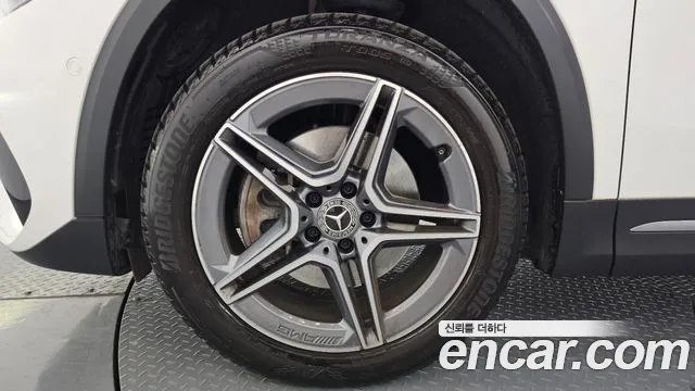 Mercedes-Benz GLA-Class 2023 — фото 5