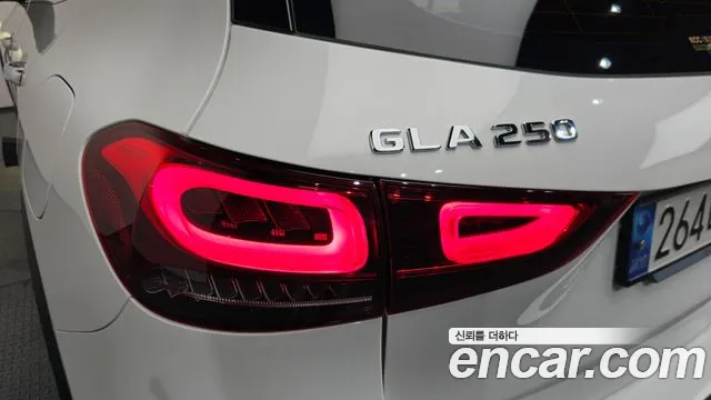 Mercedes-Benz GLA-Class 2023 — фото 9