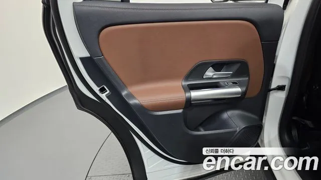 Mercedes-Benz GLA-Class 2023 — фото 15