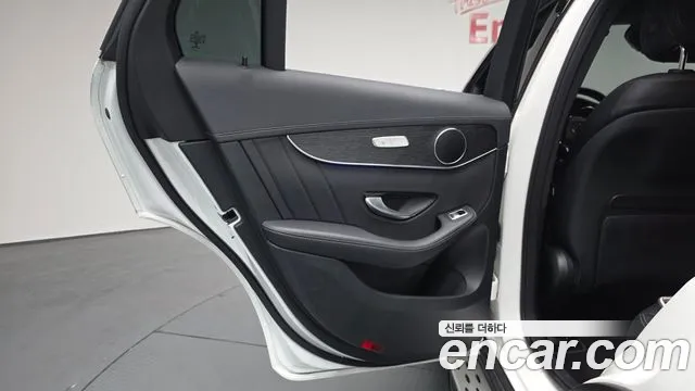 Mercedes-Benz GLC-Class 2023 — фото 14